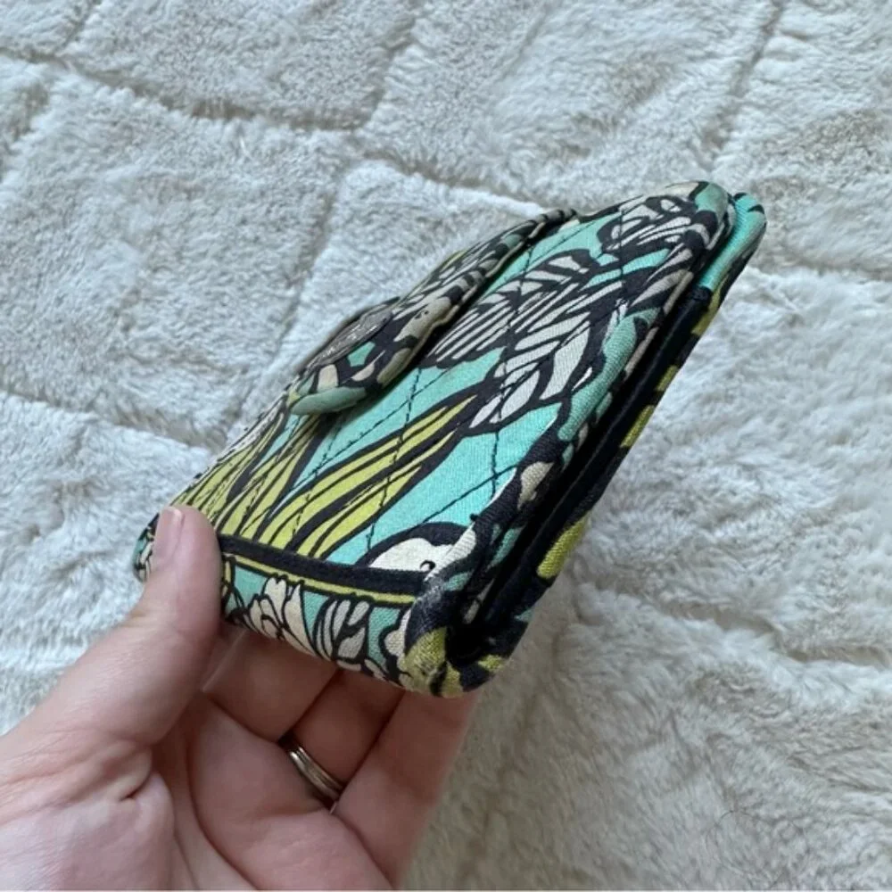 Vera Bradley brand vera